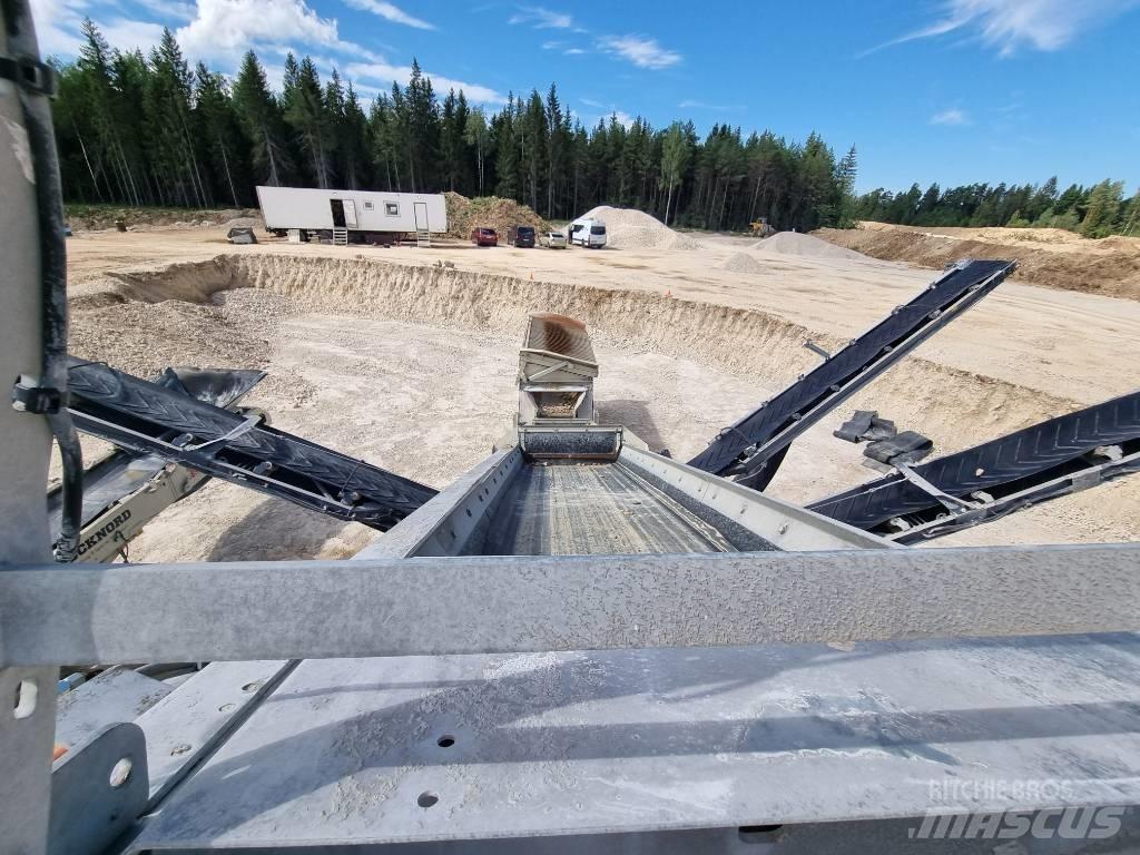 Metso ST 4.8 Mobiele zeefinstallaties