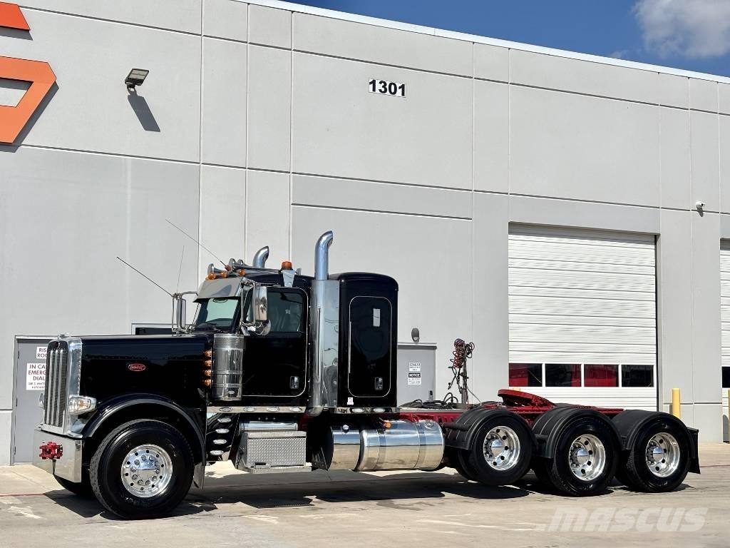 Peterbilt 389 Trekkers