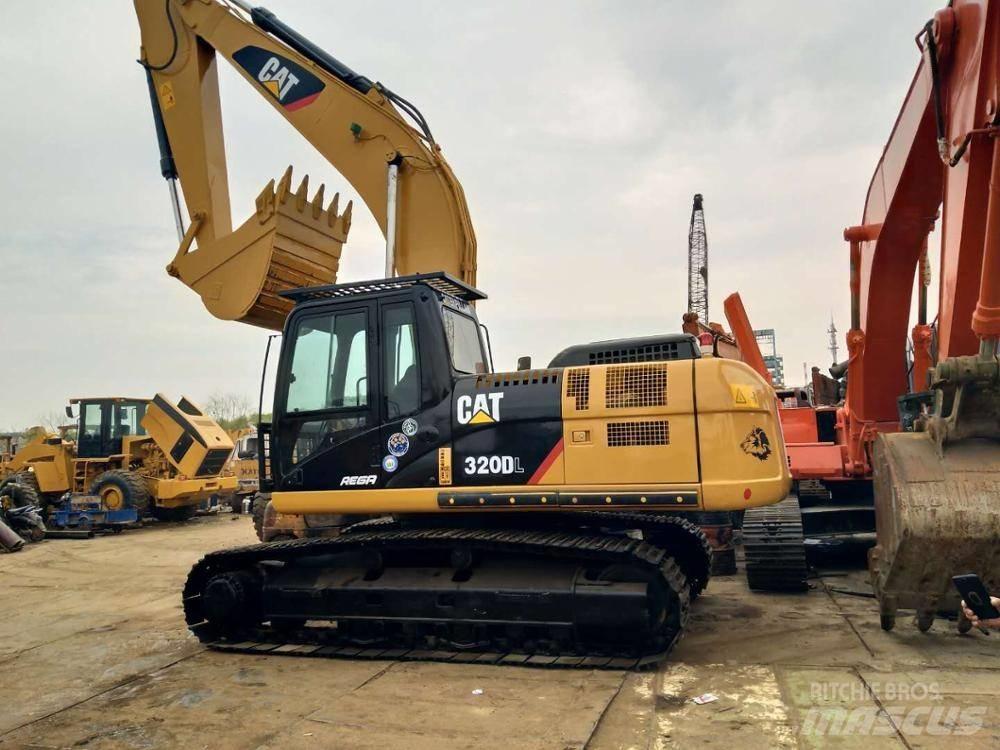 CAT 320  D Rupsgraafmachines
