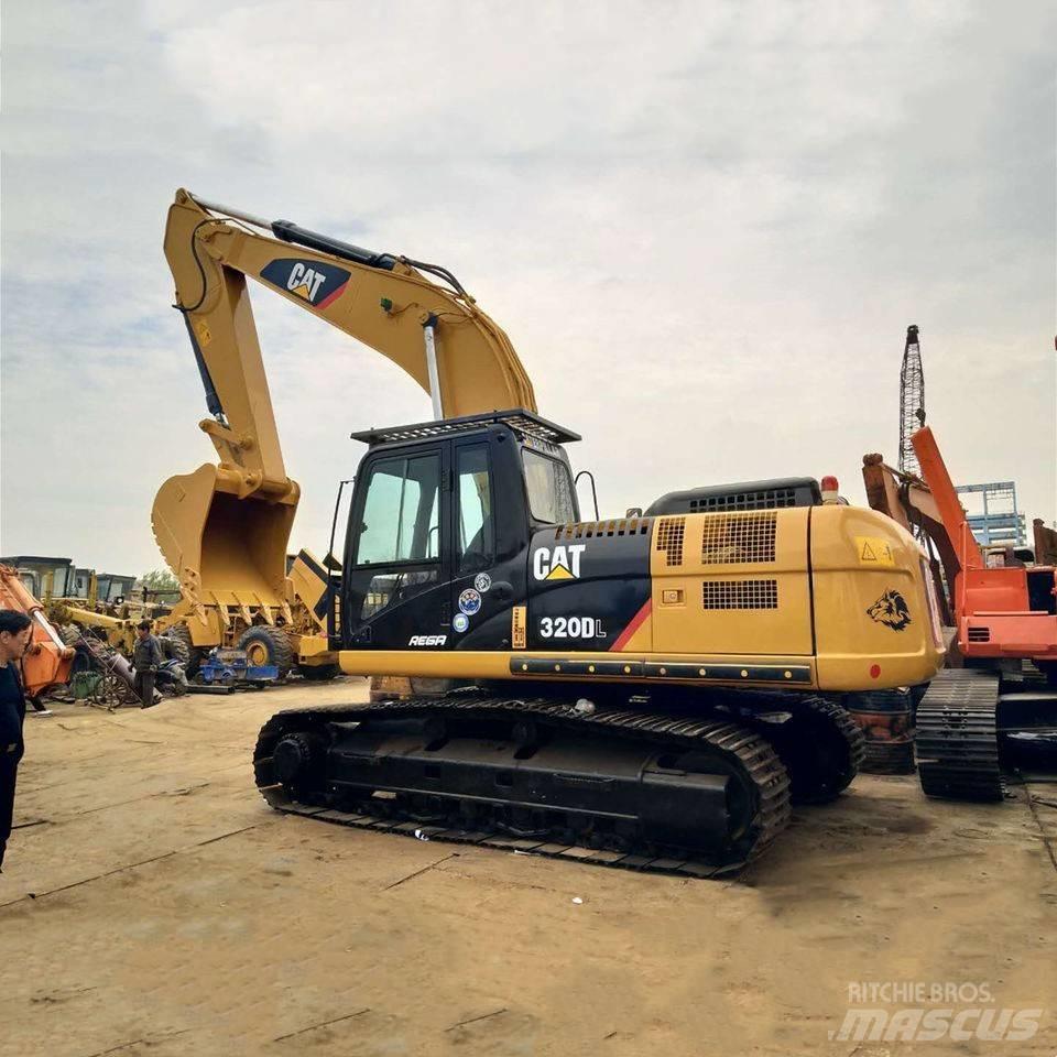 CAT 320  D Rupsgraafmachines