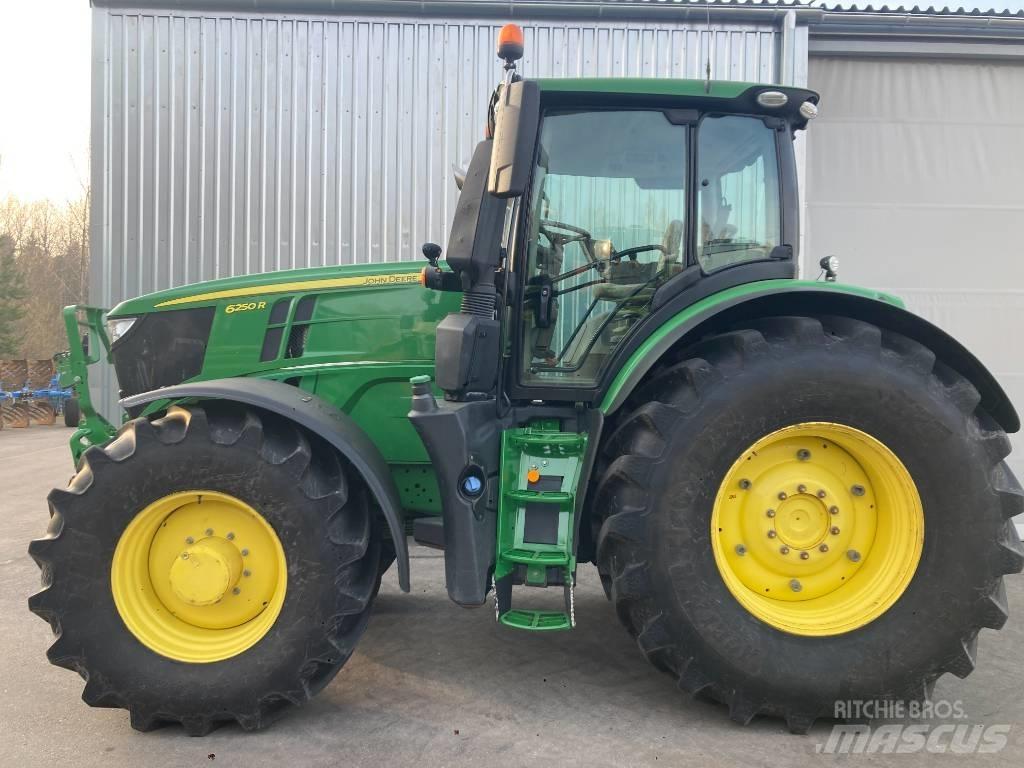 John Deere 6250 R Tractoren