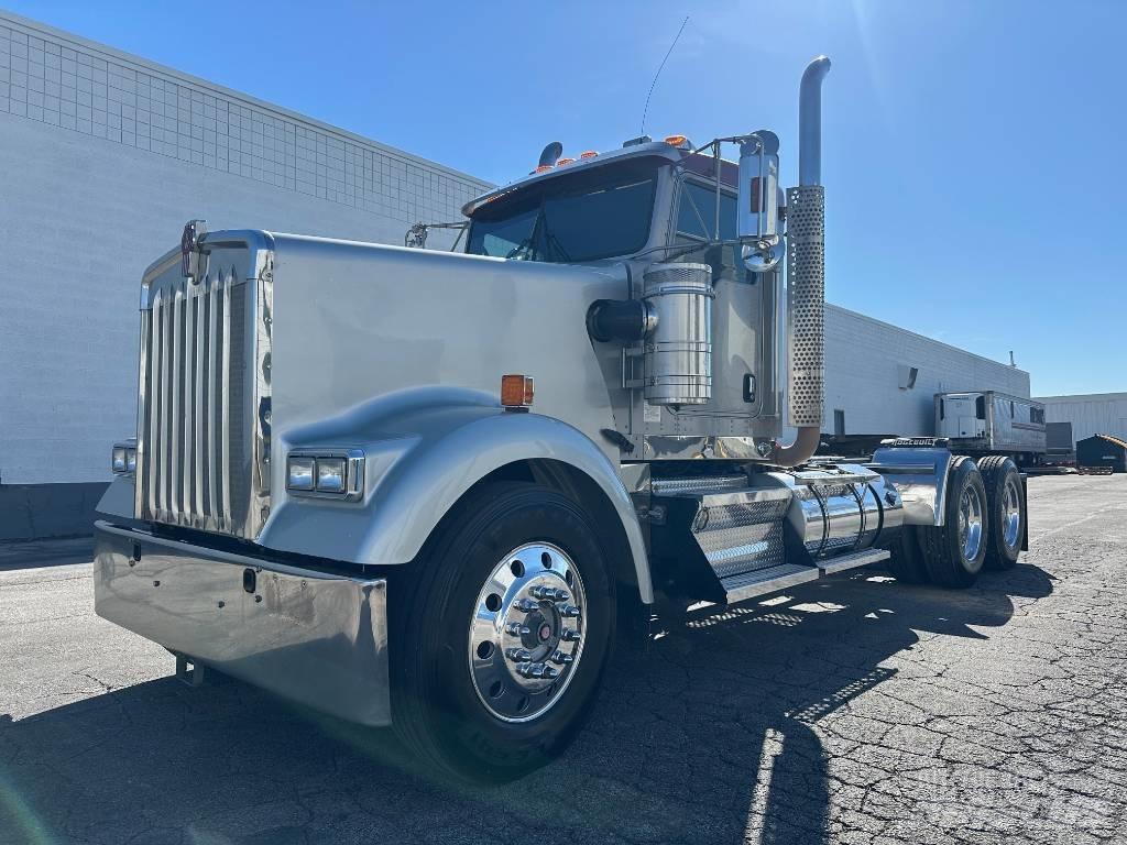 Kenworth W 900 L Trekkers