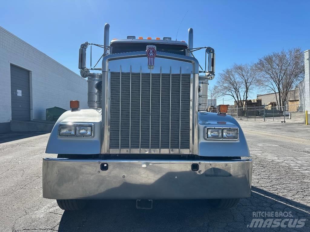Kenworth W 900 L Trekkers