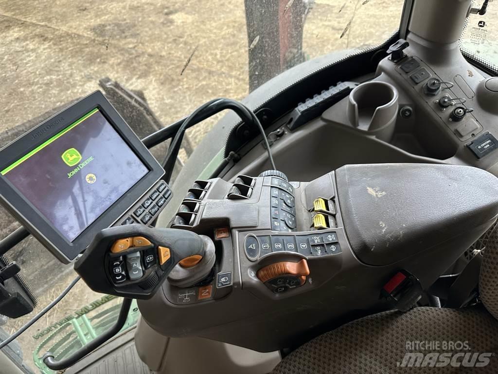 John Deere 6130R Tractoren