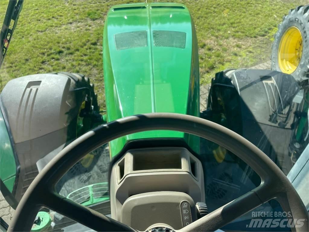 John Deere 8335R Tractoren