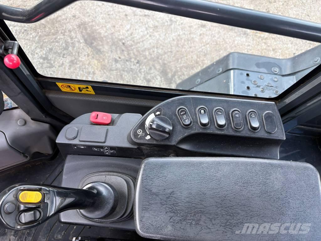 Komatsu WA320-8 Wielladers