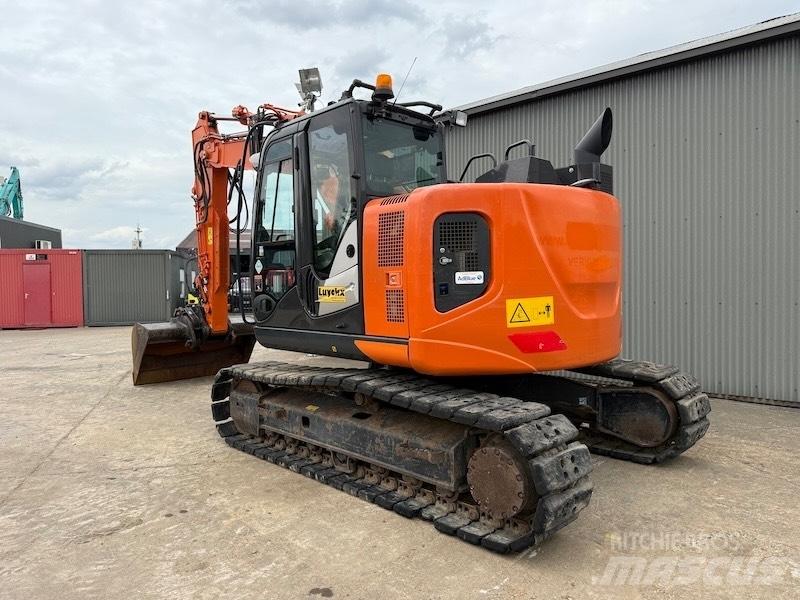 Hitachi ZX 135 US-6 Rupsgraafmachines