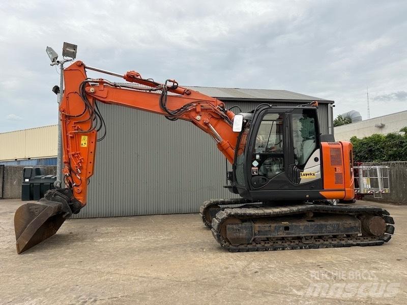 Hitachi ZX 135 US-6 Rupsgraafmachines
