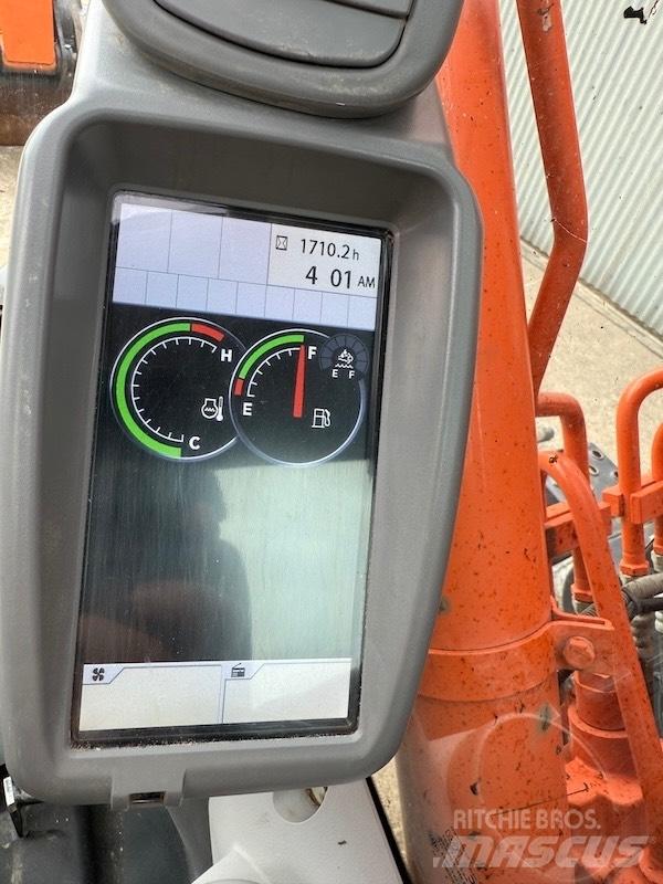 Hitachi ZX 135 US-6 Rupsgraafmachines