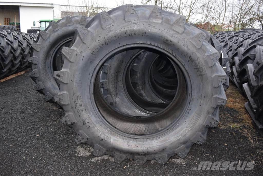  650/65R38 *GRI* Banden, wielen en velgen