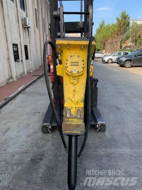 Atlas Copco SB 702 Hamers en brekers