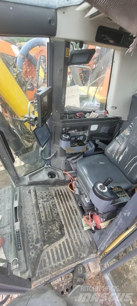 Atlas Copco D9 C Surface drill rigs