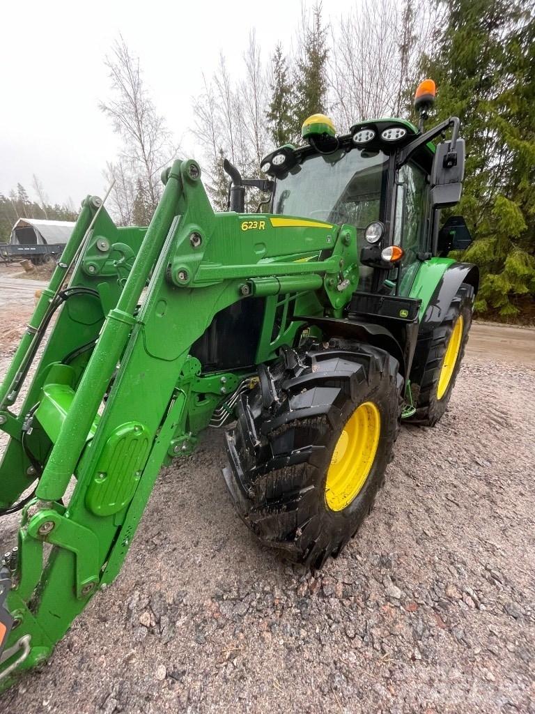 John Deere 6120 M Tractoren