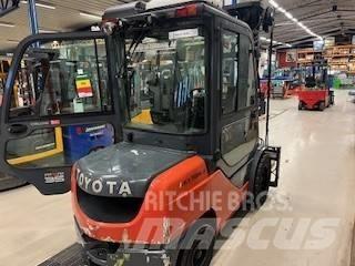 Toyota 02-8 FDJF 35 Diesel heftrucks