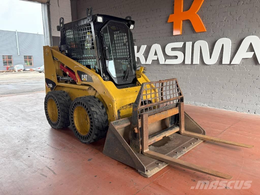 CAT 216 B Schrankladers