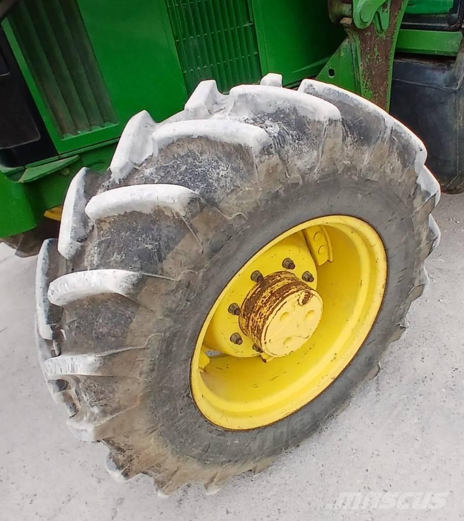 John Deere 6110 Tractoren