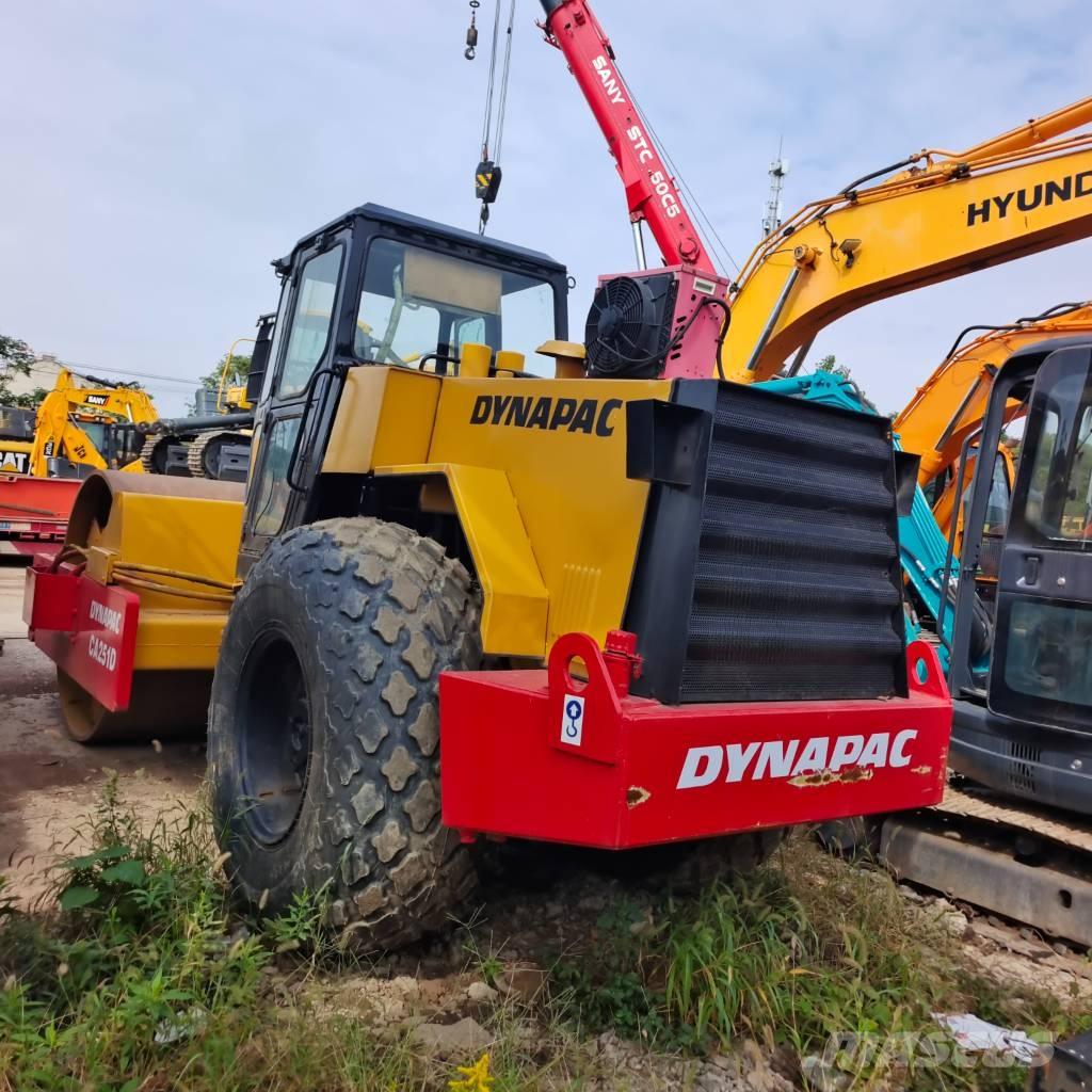 Dynapac CA 251 D Trilrolwalsen