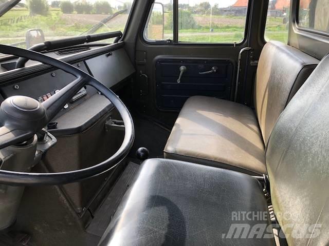 MAN 11-136 4T 4x4 Bakwagens met gesloten opbouw