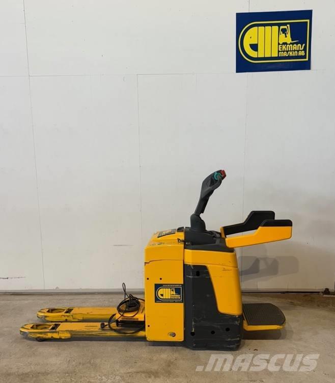Jungheinrich ERE 225 Pallettruck met meerij platform