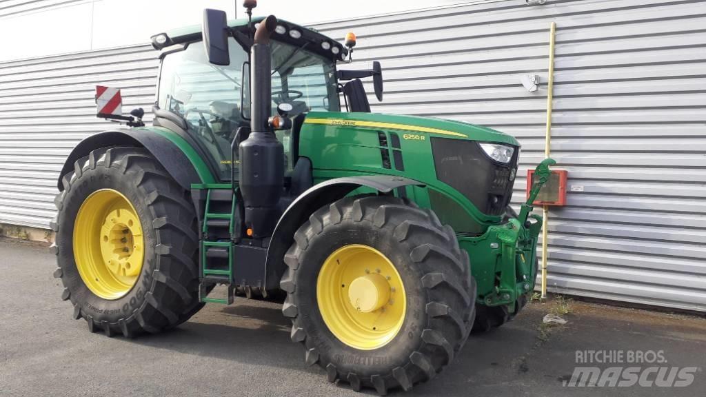 John Deere 6250 R Tractoren