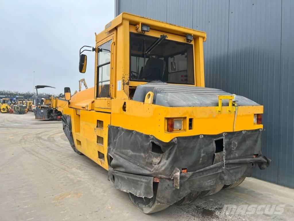 CAT PS300B Bandenwalsen
