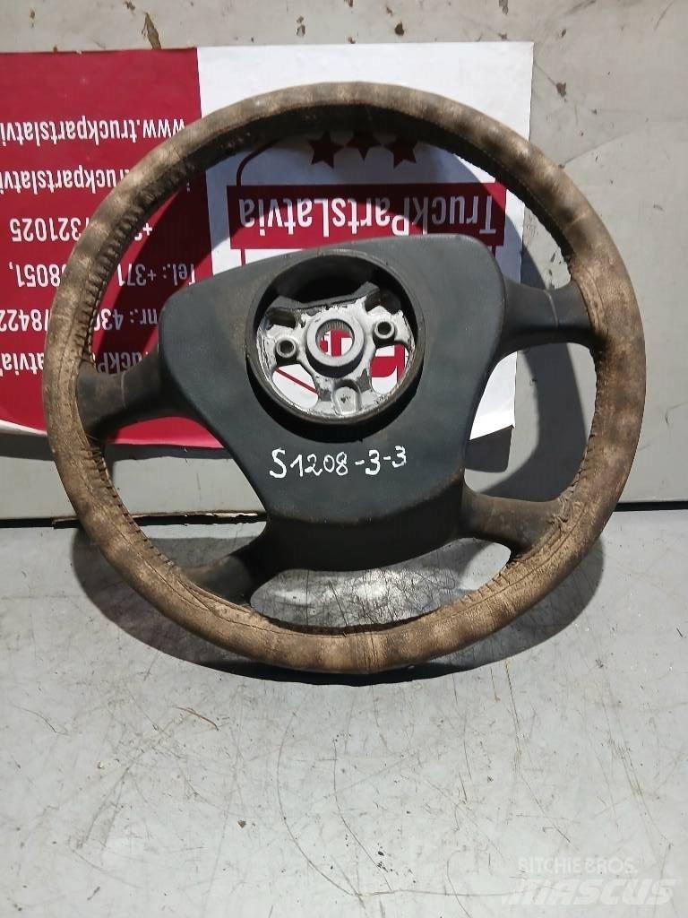 Scania P 94   1487519 Cabine en interieur