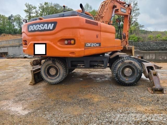 Doosan DX 210 W Wielgraafmachines