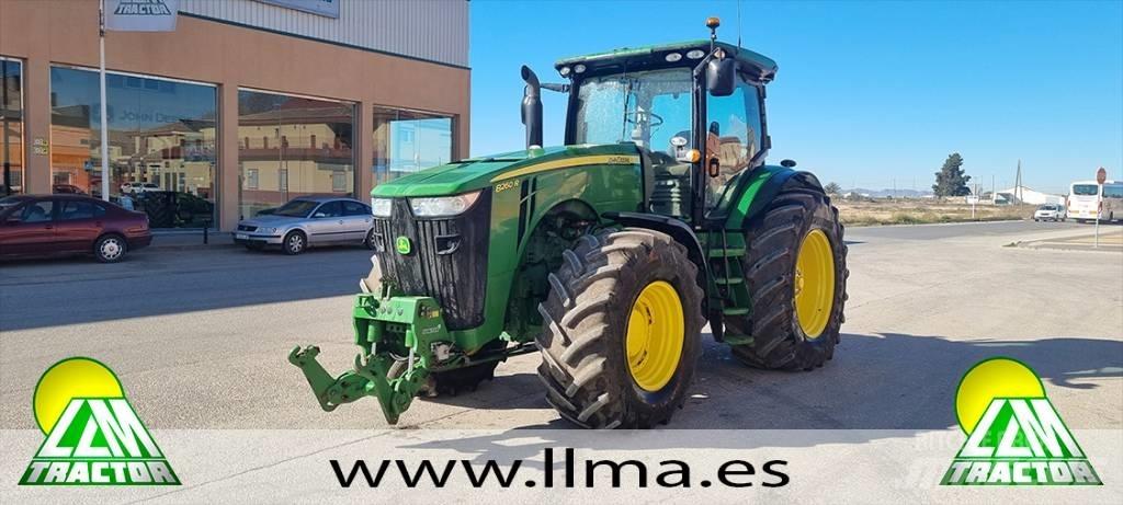 John Deere 8260 R Tractoren