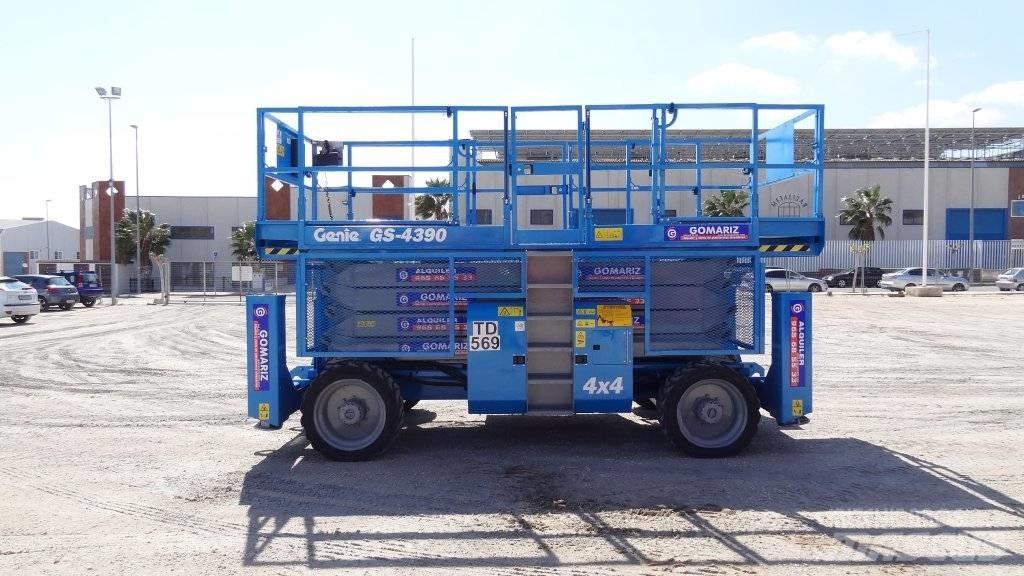 Genie GS 4390 RT Schaarhoogwerkers