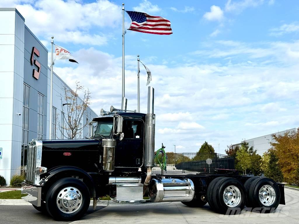 Peterbilt 388 Trekkers
