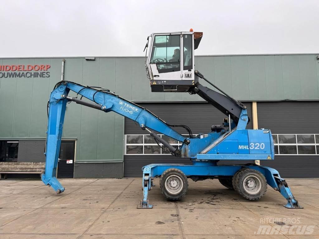Fuchs MHL 320 Waste / industry handlers