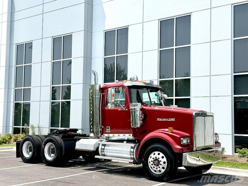 Western Star 4900 SF Trekkers