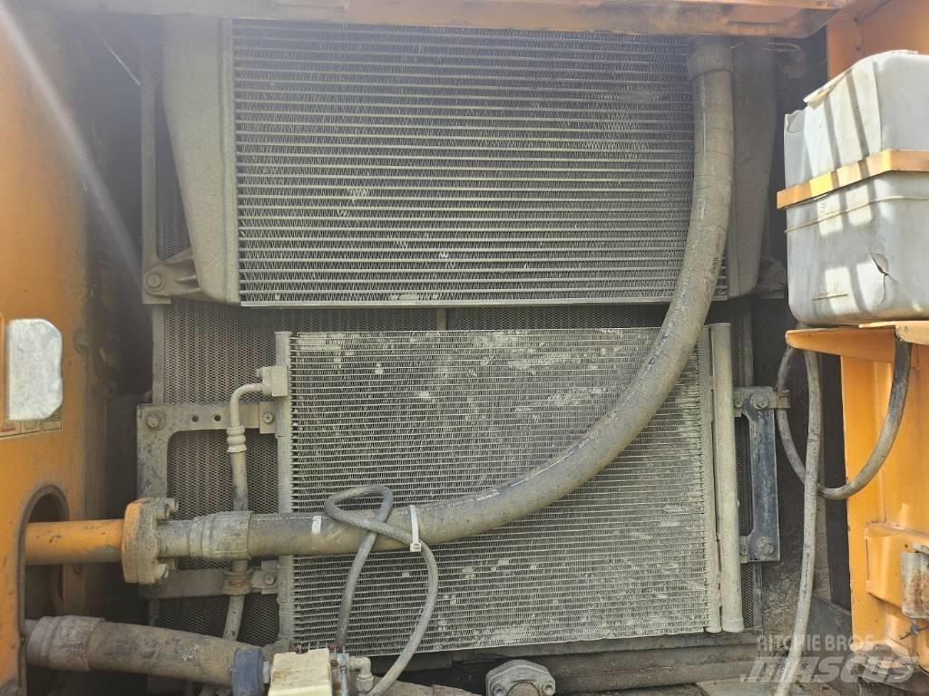 Hyundai Robex 220 LC Rupsgraafmachines