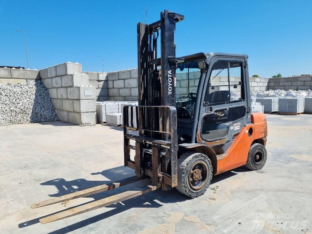 Toyota 02-8 FD F 30 Diesel heftrucks