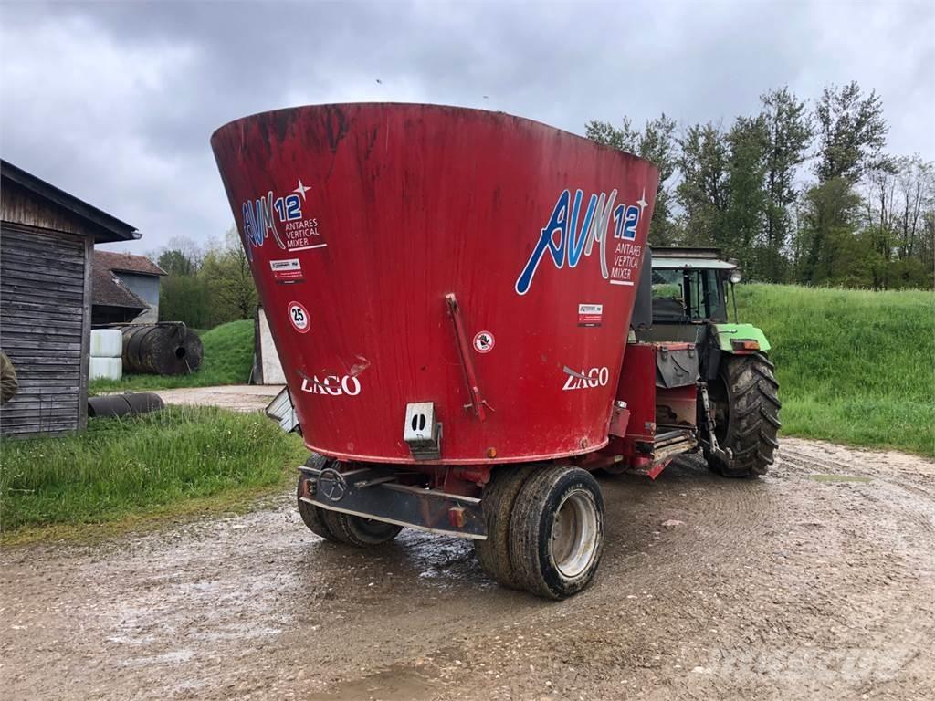 Vicon AVM 12 Feeders
