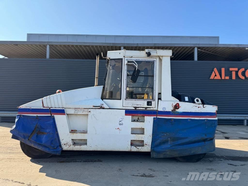 CAT PS-300B Bandenwalsen