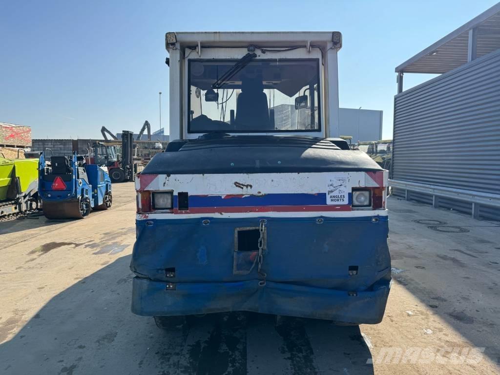 CAT PS-300B Bandenwalsen