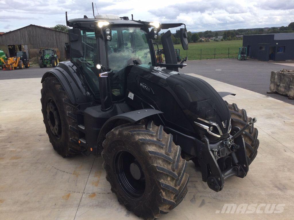 Valtra Q265 Tractoren