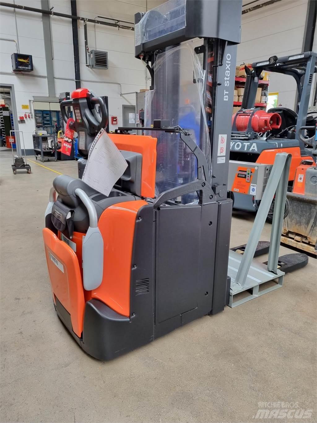 Toyota BT SPE160L Meeloop stapelaar