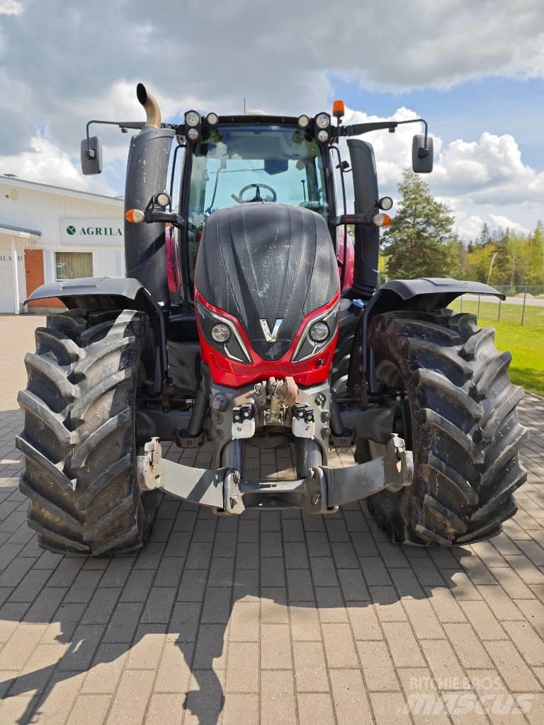 Valtra T 214 D Tractoren