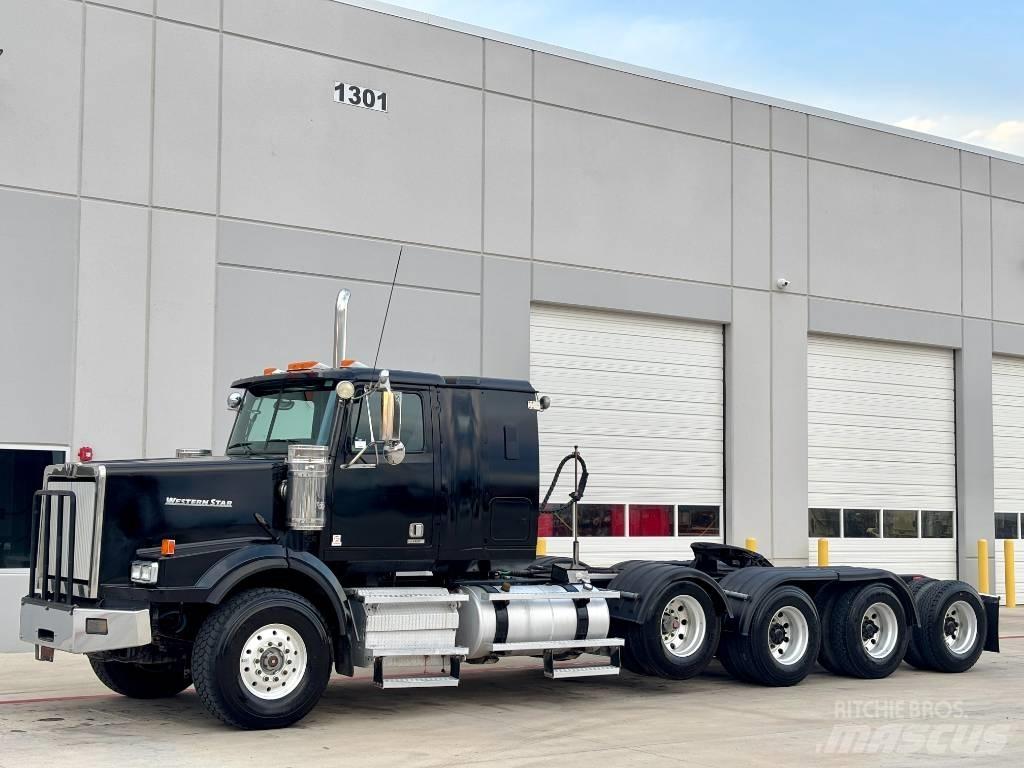 Western Star 4900 EX Trekkers