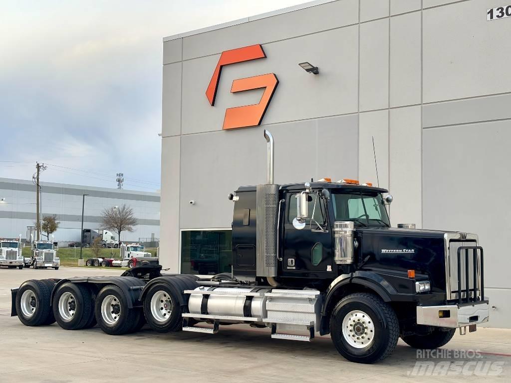 Western Star 4900 EX Trekkers