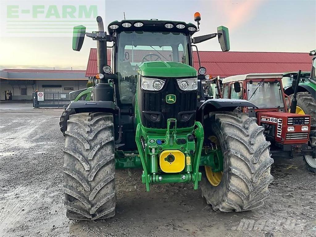 John Deere 6r 215 Tractoren