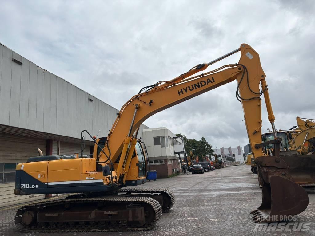 Hyundai 210 Rupsgraafmachines