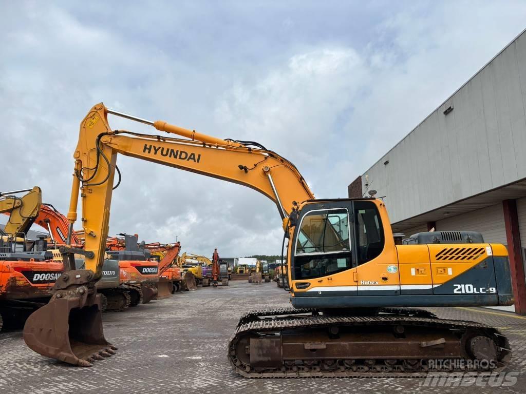 Hyundai 210 Rupsgraafmachines