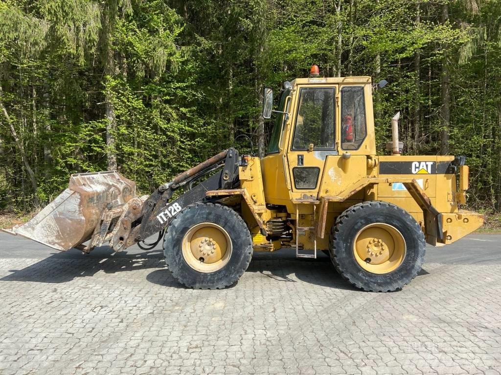 CAT IT 12 B Wielladers