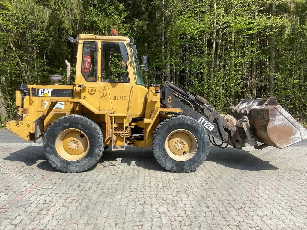CAT IT 12 B Wielladers