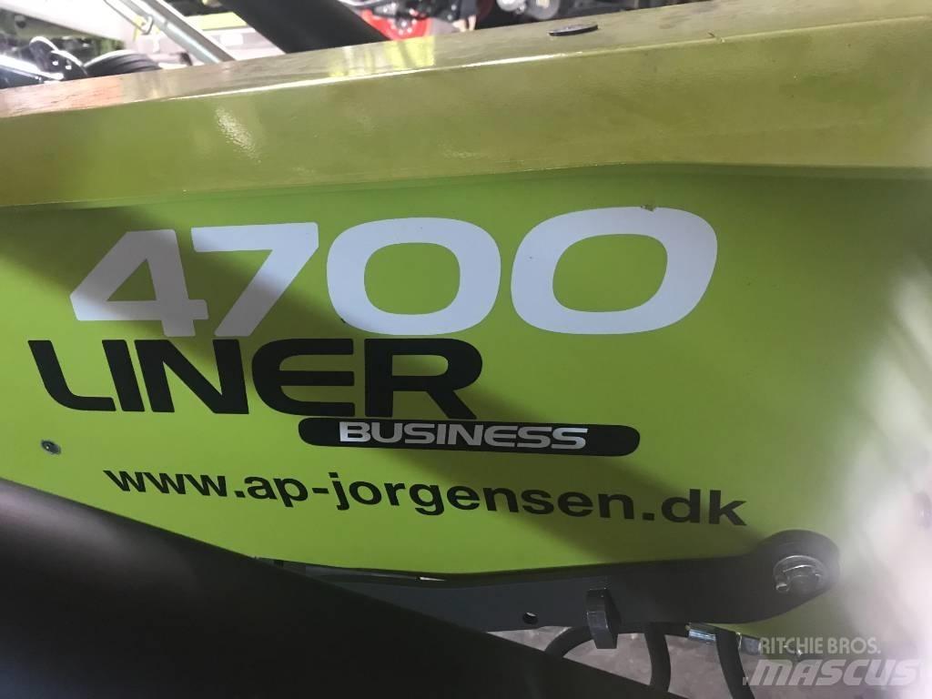 CLAAS Liner 4700 Schudders
