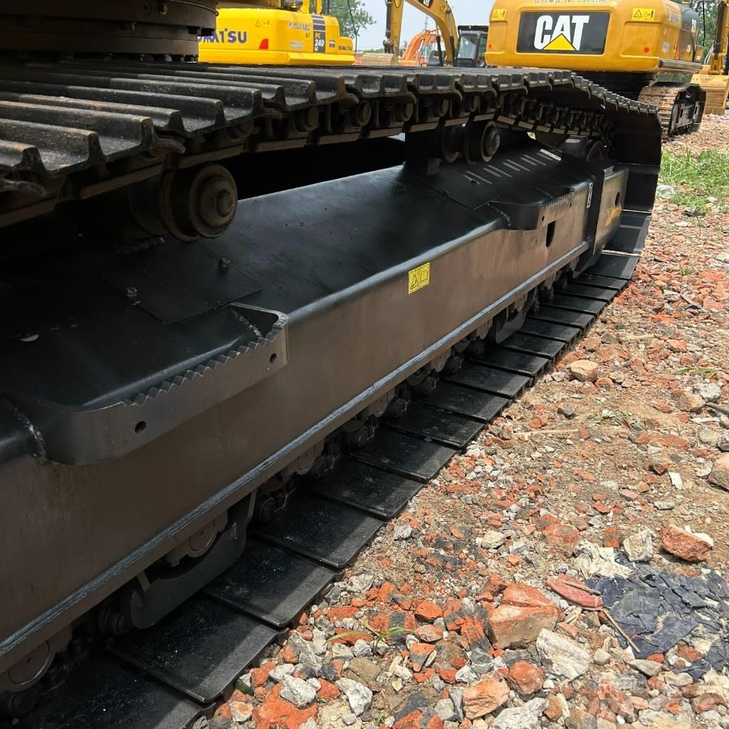 Komatsu 240-8 Rupsgraafmachines
