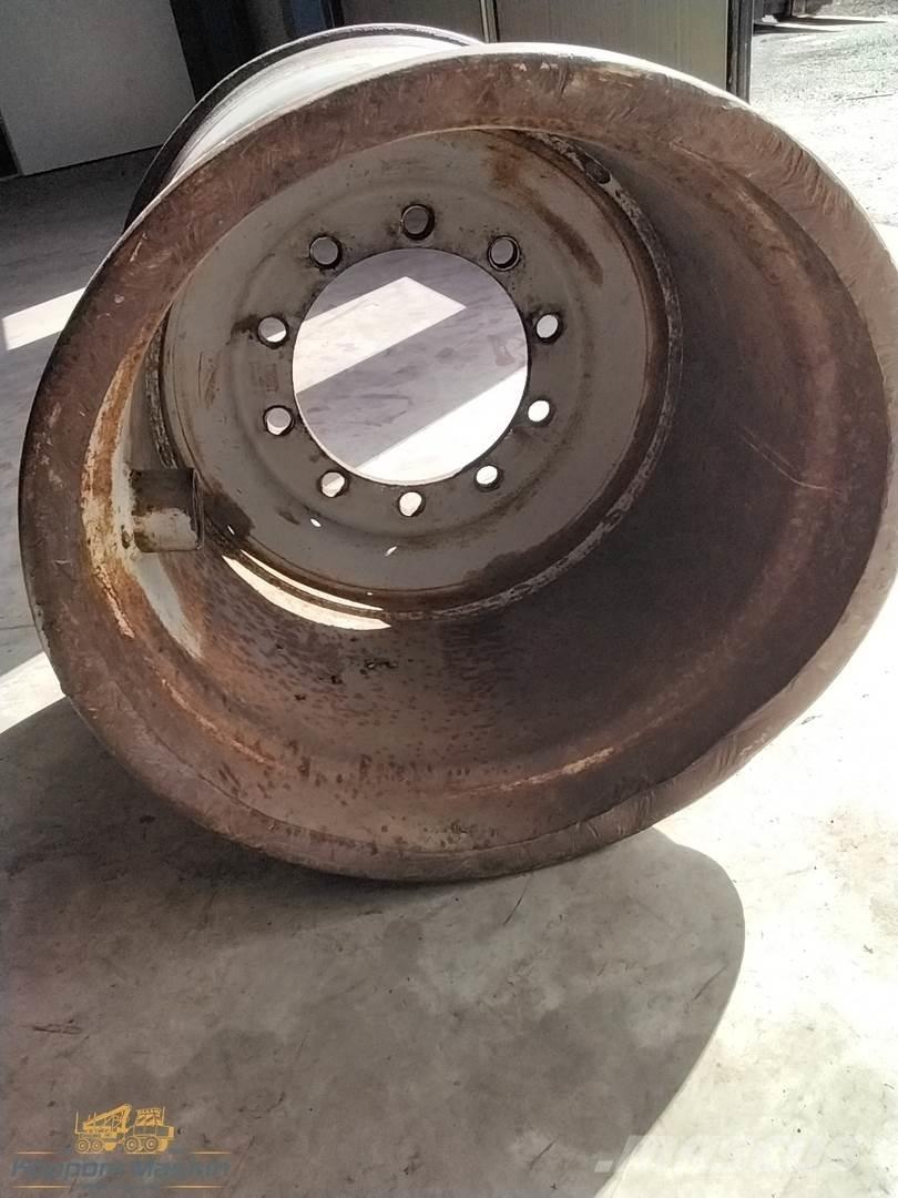 Valmet 890 24x26,5 Banden, wielen en velgen